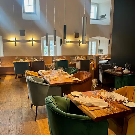 Hotel Schloss 3*