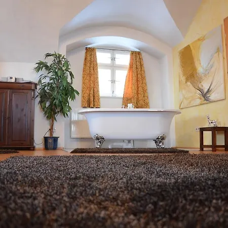 Schloss 3*