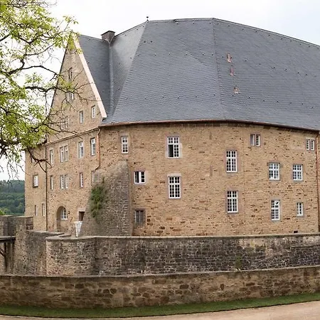 Schloss 3*