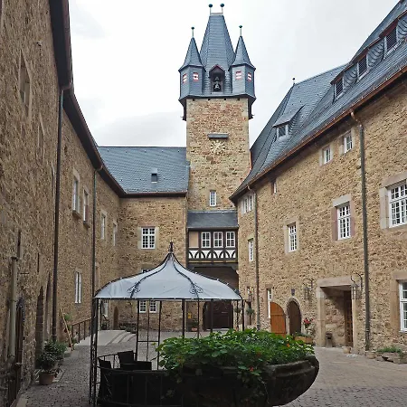 Schloss 3*