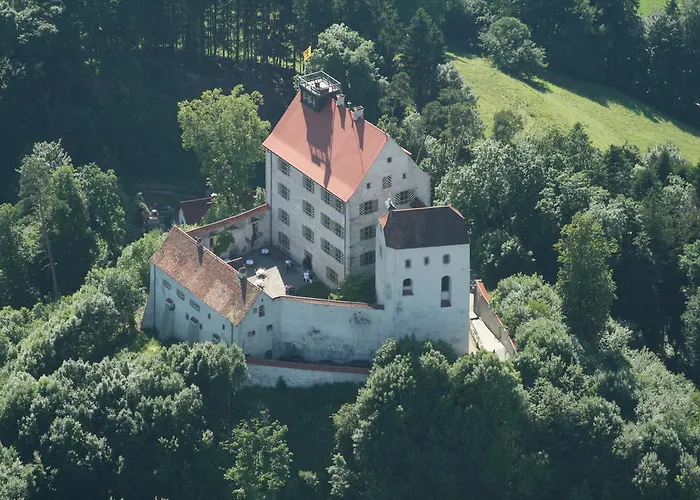 Schloss 3* Spangenberg